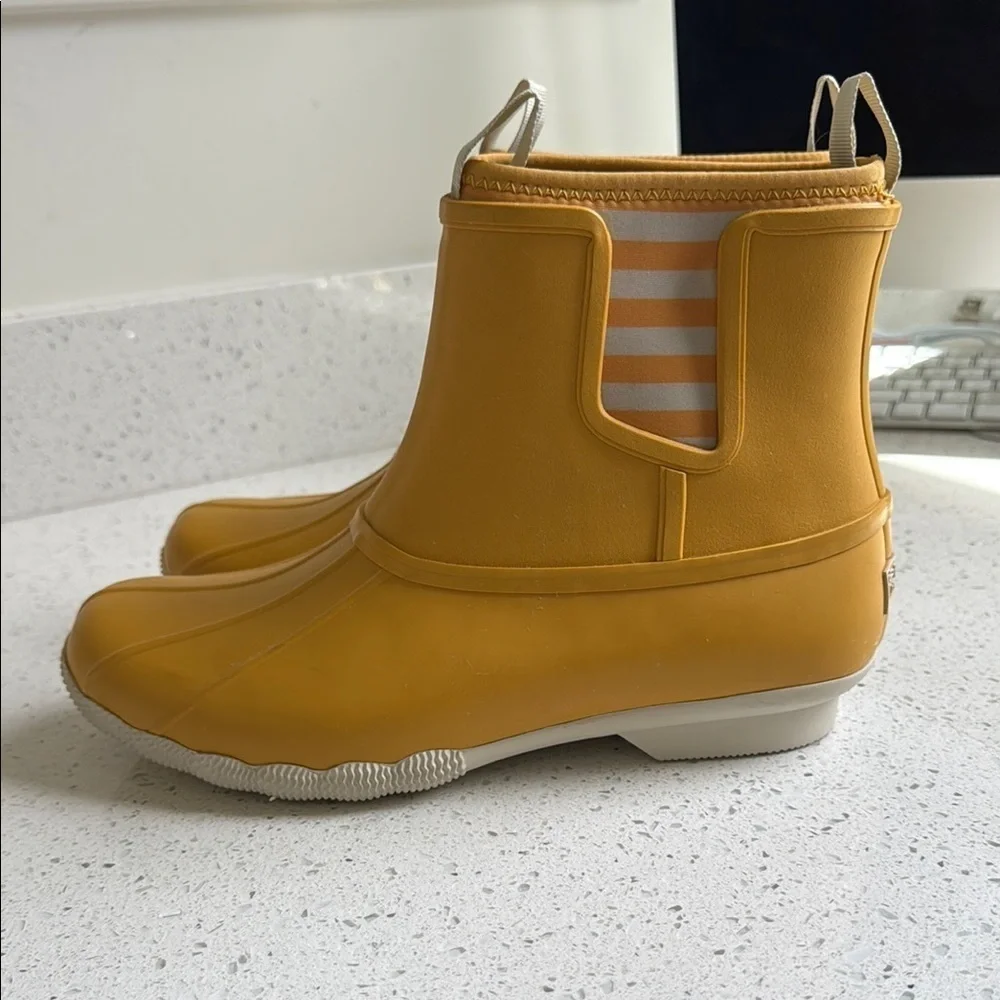 Sperry Yellow Rain & Snow Women’s Boots with Duck-Boot Design